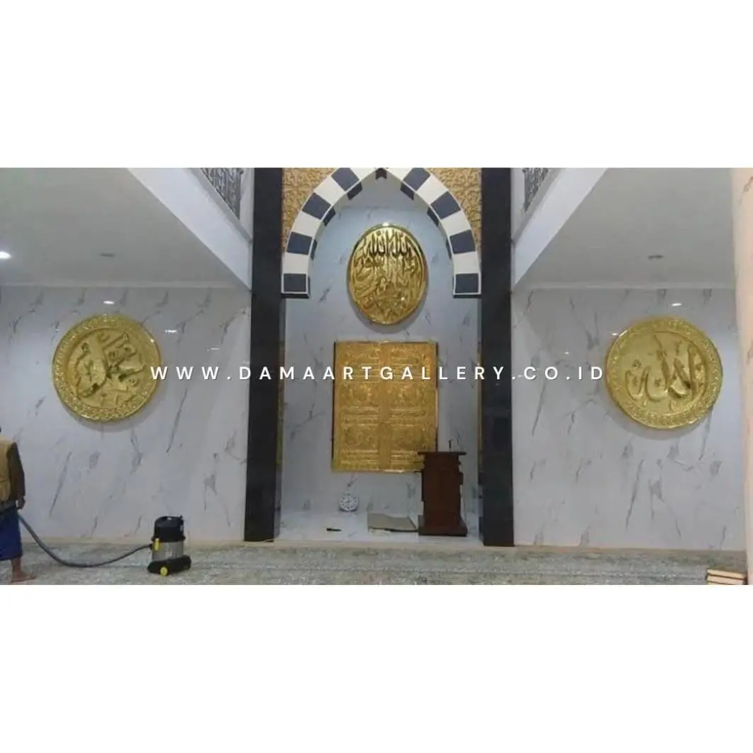 Mihrab Masjid Kuningan Mewah